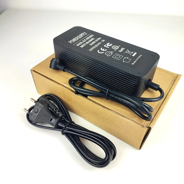 Hálózati töltő - 41V 2A - Mi4 - Elektromos roller kiegészítő